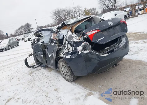 2018 Toyota Corolla Le z USA, uszkodzony, nr VIN 2T1BURHE5JC112625